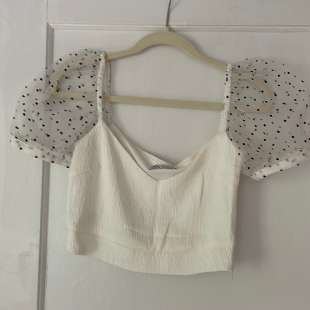 Zara puff sleeve crop top with sweetheart neckline.  medium.